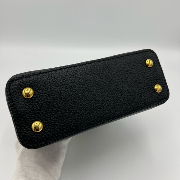 Louis Vuitton Capucines Mini Purse - Picture 6 of 12